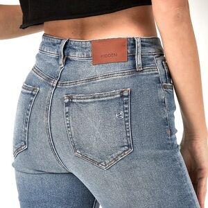 Hidden Light Wash Straight Leg Raw Hem Denim Jeans